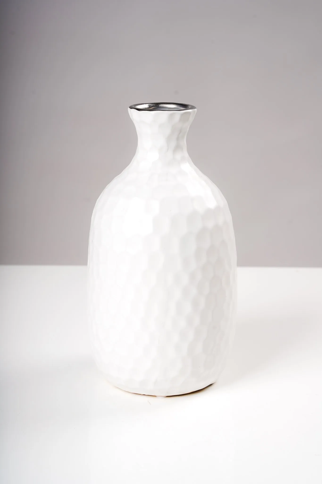 10" Vase White/Silver- Sylvana Collection