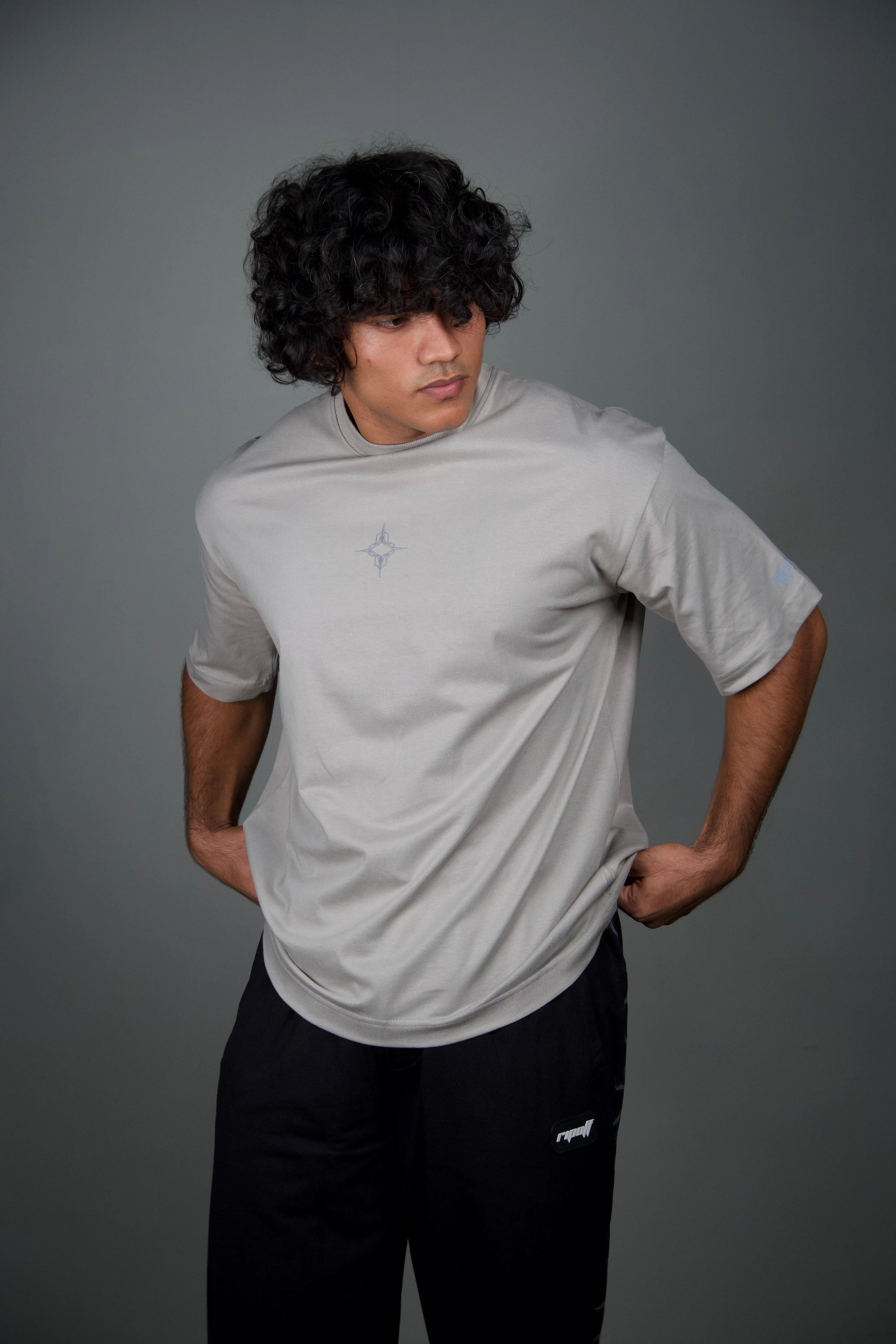 Basic tee/ Studio grey