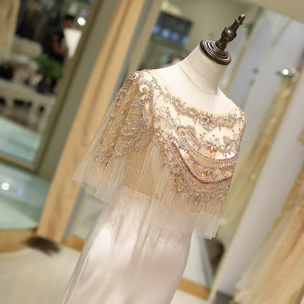 Vestido de Festa Luxo Exclusivo em Renda Decorada com Strass Dourado - Modelo Especial